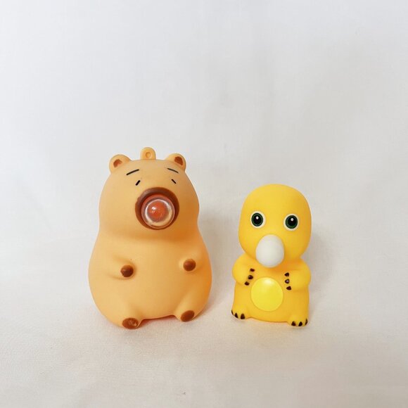 2 pcs Fidget toys Stress - relieving Small Toys: Capibara and Nailong - Picture 3 of 8